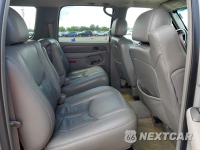 Zdjęcie 11 z 13 samochodu: 2005 GMC YUKON XL DENALI VIN:1GKFK66U95J113369 - miniatura