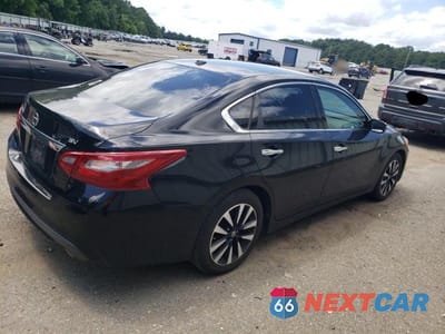 Trzecie zdjęcie samochodu z tyłu: 2018 NISSAN ALTIMA 2.5 VIN:1N4AL3APXJC267354 - miniatura