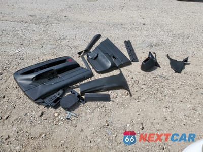 Zdjęcie 12 z 13 samochodu: 2008 FORD CROWN VICTORIA POLICE INTERCEPTOR VIN:2FAHP71V28X102341 - miniatura