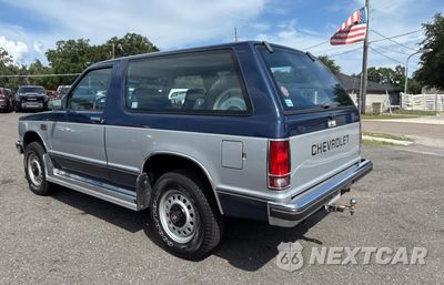 Trzecie zdjęcie samochodu z tyłu: 1985 CHEVROLET BLAZER S10 VIN:1G8CT18B0F0190756 - miniatura