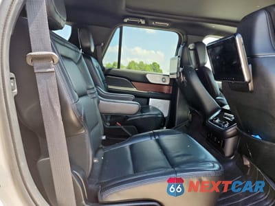 Zdjęcie 11 z 16 samochodu: 2021 LINCOLN NAVIGATOR RESERVE VIN:5LMJJ2LT0MEL03302 - miniatura