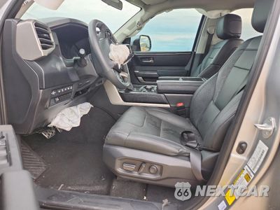 Zdjęcie 7 z 13 samochodu: 2024 TOYOTA TUNDRA CREWMAX SR VIN:5TFLA5DB5RX207376 - miniatura