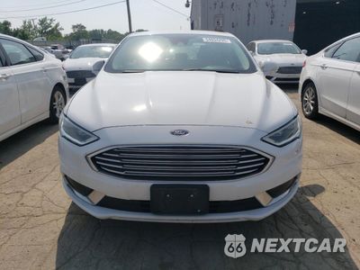 Piąte zdjęcie samochodu w środku: 2018 FORD FUSION SE HYBRID VIN:3FA6P0LUXJR118715 - miniatura