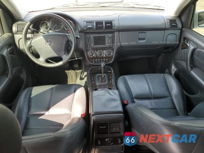 Zdjęcie 8 z 13 samochodu: 2005 MERCEDES-BENZ ML 350 VIN:4JGAB57E95A551683 - miniatura