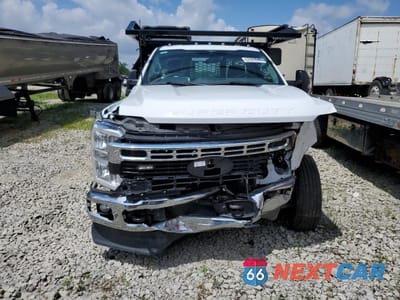 Piąte zdjęcie samochodu w środku: 2023 FORD F350 SUPER DUTY VIN:1FDRF3HN9PDA18311 - miniatura