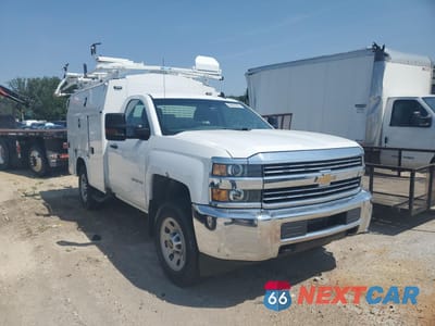 Czwarte zdjęcie samochodu z boku: 2018 CHEVROLET SILVERADO K3500 VIN:1GB3KYCG4JZ210813 - miniatura