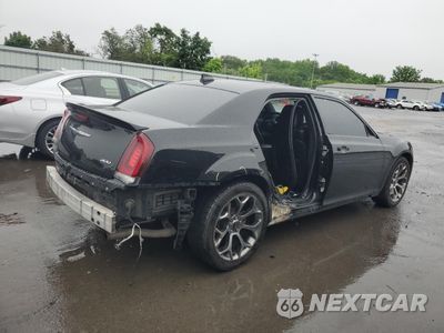 Trzecie zdjęcie samochodu z tyłu: 2018 CHRYSLER 300 S VIN:2C3CCABT3JH274828 - miniatura