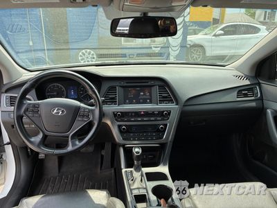 Zdjęcie 9 z 10 samochodu: 2016 HYUNDAI SONATA SPORT VIN:5NPE34AF8GH433229 - miniatura