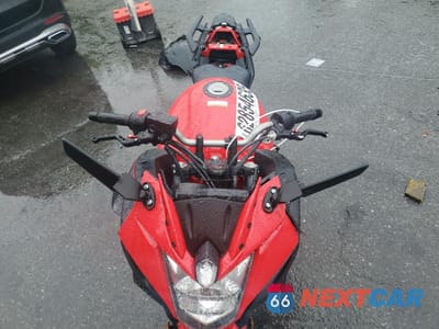 Piąte zdjęcie samochodu w środku: 2015 YAMAHA FZ6 R VIN:JYARJ18E4FA013813 - miniatura