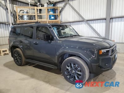 Czwarte zdjęcie samochodu z boku: 2024 TOYOTA LAND CRUISER BASE VIN:JTEABFAJ4R5008056 - miniatura