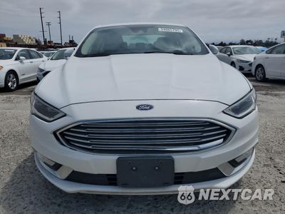 Piąte zdjęcie samochodu w środku: 2017 FORD FUSION SE HYBRID VIN:3FA6P0LU5HR409486 - miniatura