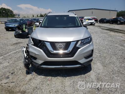 Piąte zdjęcie samochodu w środku: 2017 NISSAN ROGUE SV VIN:5N1AT2MV0HC858667 - miniatura