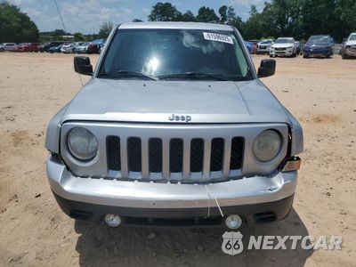 Piąte zdjęcie samochodu w środku: 2014 JEEP PATRIOT LATITUDE VIN:1C4NJPFBXED604384 - miniatura