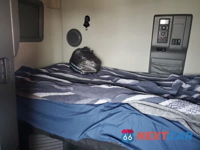 Zdjęcie 6 z 10 samochodu: 2021 VOLVO VN VNL VIN:4V4NC9EHXMN269071 - miniatura