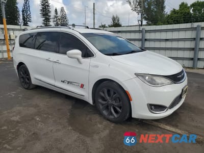 Czwarte zdjęcie samochodu z boku: 2019 CHRYSLER PACIFICA TOURING L VIN:2C4RC1BG4KR665734 - miniatura