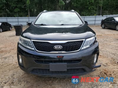 Piąte zdjęcie samochodu w środku: 2014 KIA SORENTO LX VIN:5XYKT4A62EG456660 - miniatura