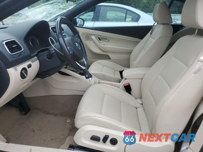 Zdjęcie 7 z 12 samochodu: 2015 VOLKSWAGEN EOS KOMFORT VIN:WVWBW8AH8FV005579 - miniatura