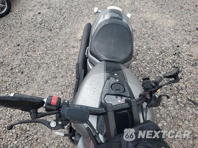 Piąte zdjęcie samochodu w środku: 2020 SUZUKI VZR1800 VIN:JS1VY53A7L7100442 - miniatura