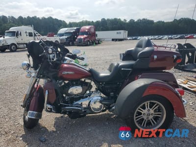 Trzecie zdjęcie samochodu z tyłu: 2016 HARLEY-DAVIDSON FLHTCUTG TRI GLIDE ULTRA VIN:1HD1MAL17GB857982 - miniatura