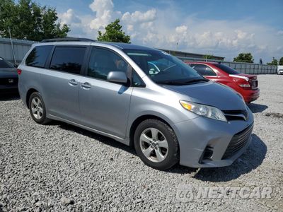 Czwarte zdjęcie samochodu z boku: 2018 TOYOTA SIENNA LE VIN:5TDKZ3DC0JS918558 - miniatura