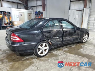 Trzecie zdjęcie samochodu z tyłu: 2005 MERCEDES-BENZ C 320 VIN:WDBRF64J85F557964 - miniatura