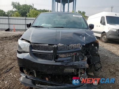 Piąte zdjęcie samochodu w środku: 2018 DODGE GRAND CARAVAN GT VIN:2C4RDGEG1JR254429 - miniatura