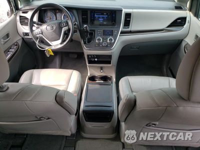 Zdjęcie 8 z 13 samochodu: 2017 TOYOTA SIENNA XLE VIN:5TDDZ3DC0HS169103 - miniatura