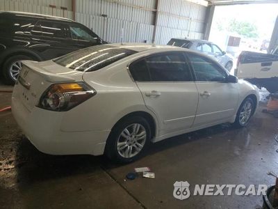 Trzecie zdjęcie samochodu z tyłu: 2012 NISSAN ALTIMA BASE VIN:1N4AL2AP2CN416616 - miniatura