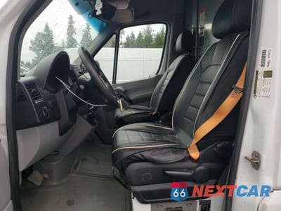 Zdjęcie 7 z 12 samochodu: 2014 MERCEDES-BENZ SPRINTER 2500 VIN:WD3PE8DE4E5898675 - miniatura
