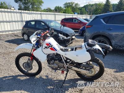 Trzecie zdjęcie samochodu z tyłu: 2025 HONDA XR650 L VIN:JH2RD0600SK400464 - miniatura
