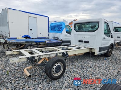 Trzecie zdjęcie samochodu z tyłu: 2021 FORD TRANSIT T-350 VIN:1FDBW5Z82MKA84289 - miniatura