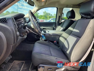 Zdjęcie 7 z 12 samochodu: 2011 CHEVROLET SILVERADO K1500 LT VIN:3GCPKSE32BG373272 - miniatura