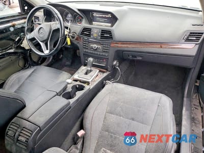 Zdjęcie 8 z 12 samochodu: 2013 MERCEDES-BENZ E 350 VIN:WDDKK5KF2DF198574 - miniatura
