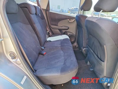 Zdjęcie 10 z 13 samochodu: 2010 HONDA FIT SPORT VIN:JHMGE8H4XAS016636 - miniatura