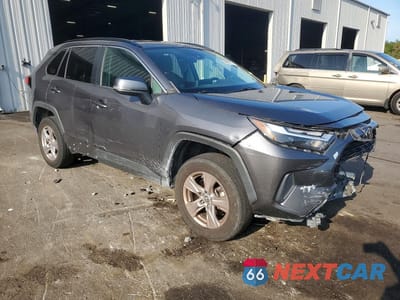 Czwarte zdjęcie samochodu z boku: 2022 TOYOTA RAV4 XLE VIN:2T3W1RFV4NW214216 - miniatura