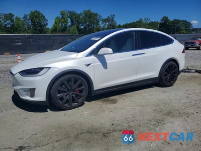 2018 TESLA MODEL X 5YJXCAE49JF140980 - główne zdjęcie licytacji z USA - miniatura