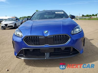 Piąte zdjęcie samochodu w środku: 2026 BMW 228XI VIN:WBA23GG05T7T91041 - miniatura