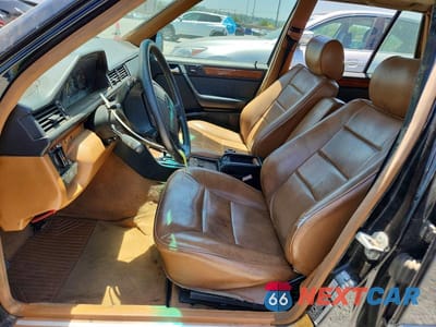 Zdjęcie 7 z 12 samochodu: 1995 MERCEDES-BENZ E 320 VIN:WDBEA92E5SF336113 - miniatura