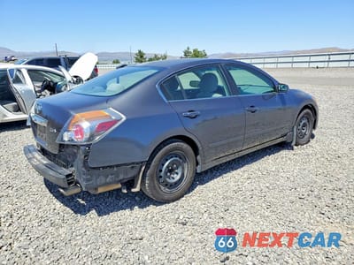 Trzecie zdjęcie samochodu z tyłu: 2010 NISSAN ALTIMA 2.5 VIN:1N4AL2AP4AN540254 - miniatura