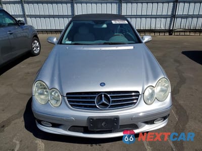 Piąte zdjęcie samochodu w środku: 2005 MERCEDES-BENZ CLK 500 VIN:WDBTK75G55T042609 - miniatura