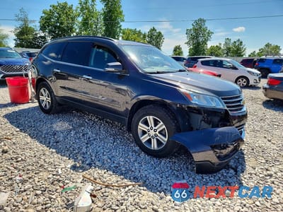 Czwarte zdjęcie samochodu z boku: 2016 CHEVROLET TRAVERSE LT VIN:1GNKVGKDXGJ237688 - miniatura