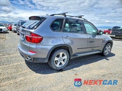 Trzecie zdjęcie samochodu z tyłu: 2011 BMW X5 XDRIVE35D VIN:5UXZW0C58BL372165 - miniatura