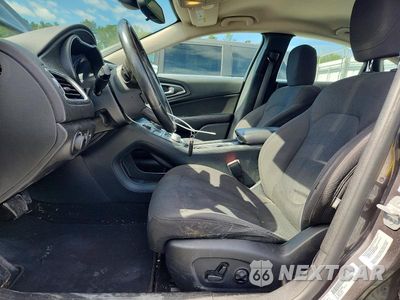Zdjęcie 7 z 12 samochodu: 2015 CHRYSLER 200 LIMITED VIN:1C3CCCAB1FN683932 - miniatura