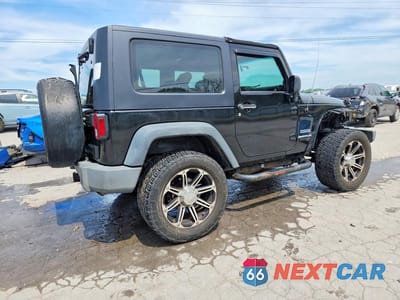 Trzecie zdjęcie samochodu z tyłu: 2010 JEEP WRANGLER SPORT VIN:1J4AA2D1XAL112136 - miniatura