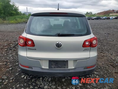 Zdjęcie 6 z 13 samochodu: 2010 VOLKSWAGEN TIGUAN SE VIN:WVGBV7AX9AW516379 - miniatura