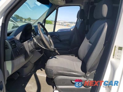 Zdjęcie 7 z 13 samochodu: 2010 MERCEDES BENZ SPRINTER 2500 DELIVERY VAN VIN:WD3PE7CC1A5426597 - miniatura