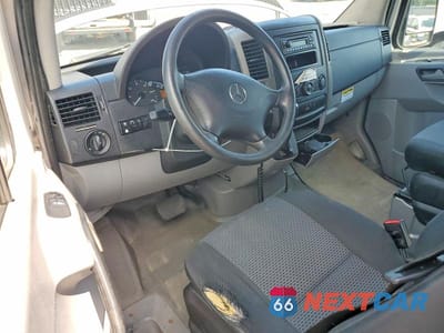 Zdjęcie 8 z 13 samochodu: 2012 MERCEDES-BENZ SPRINTER 3500 VIN:WDAPF4CC2C5658276 - miniatura