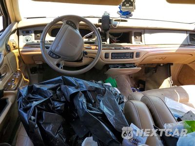 Zdjęcie 8 z 13 samochodu: 1997 LINCOLN TOWN CAR EXECUTIVE VIN:1LNLM81W1VY605328 - miniatura