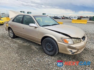 Czwarte zdjęcie samochodu z boku: 2000 TOYOTA CAMRY 4D 2WD VIN:JT2BG22K8Y0522569 - miniatura