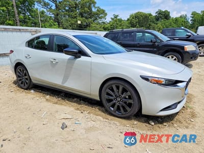 Czwarte zdjęcie samochodu z boku: 2025 MAZDA 3 SELECT SPORT VIN:3MZBPABM3SM471471 - miniatura